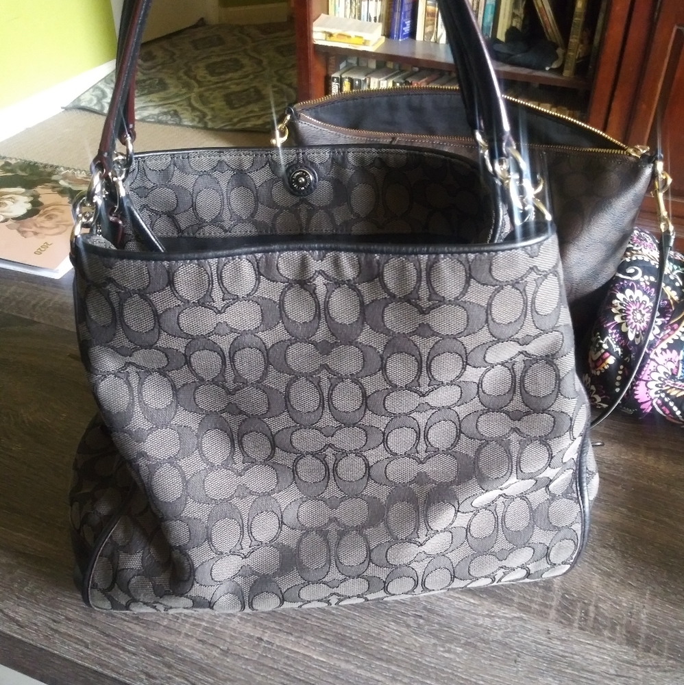 Coach shoulder bag